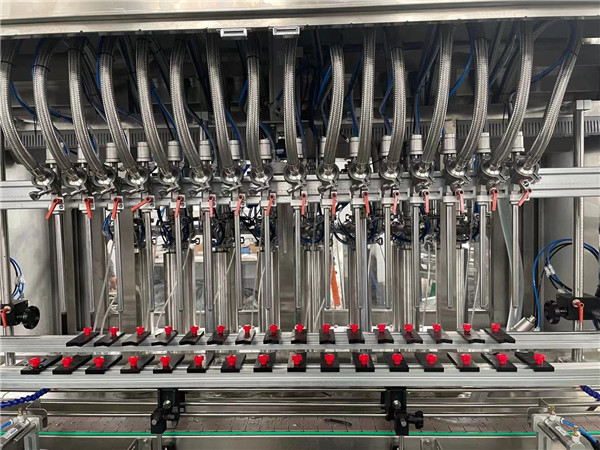 自動活塞式灌裝機詳情